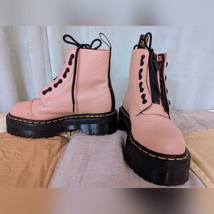 Dr. Martens Sinclair Platform Boots in Peach / Pink. Size 7.